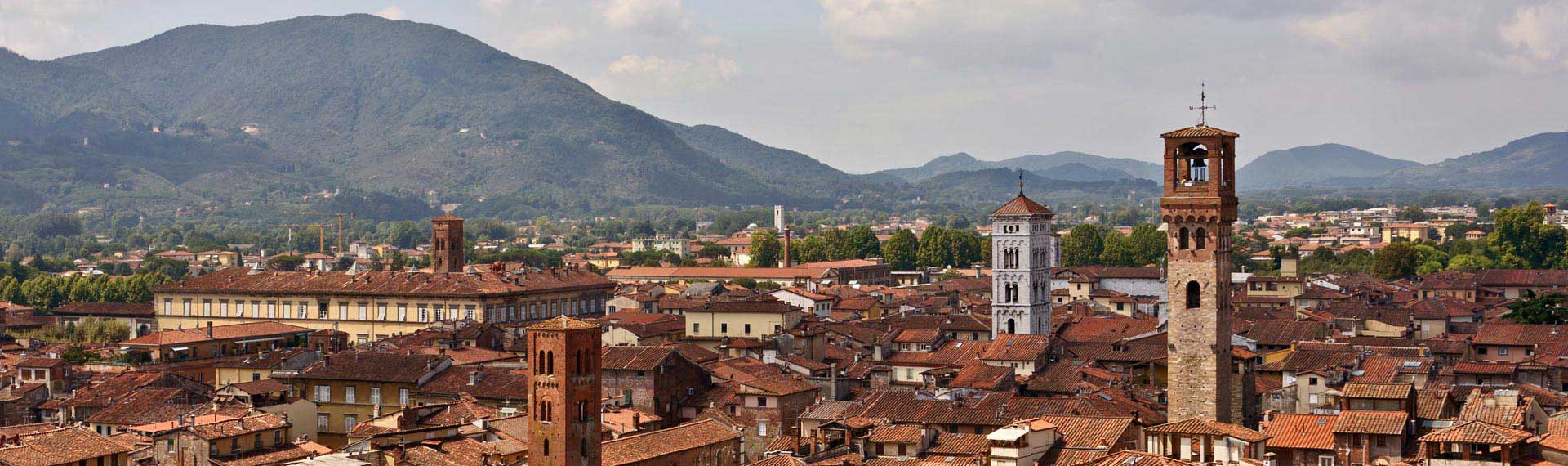 Lucca e il suo centro è raggiungibile anche in bici partendo da Hotel Napoleon