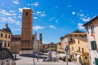 Photo: Pietrasanta and the Marble Quarries